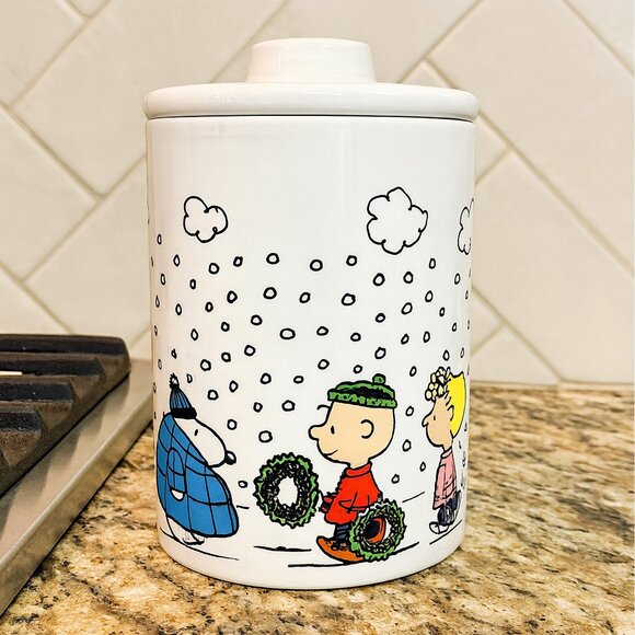 NEW Peanuts Gang and Snoopy in a Puffer Jacket Christmas Canister - Picture 2 of 6